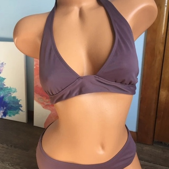 Victoria Secret purple bikini - Picture 9 of 12